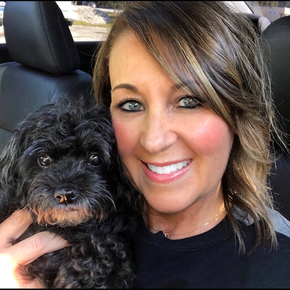 Meet your Posher, Stacie - Picture 5 of 16